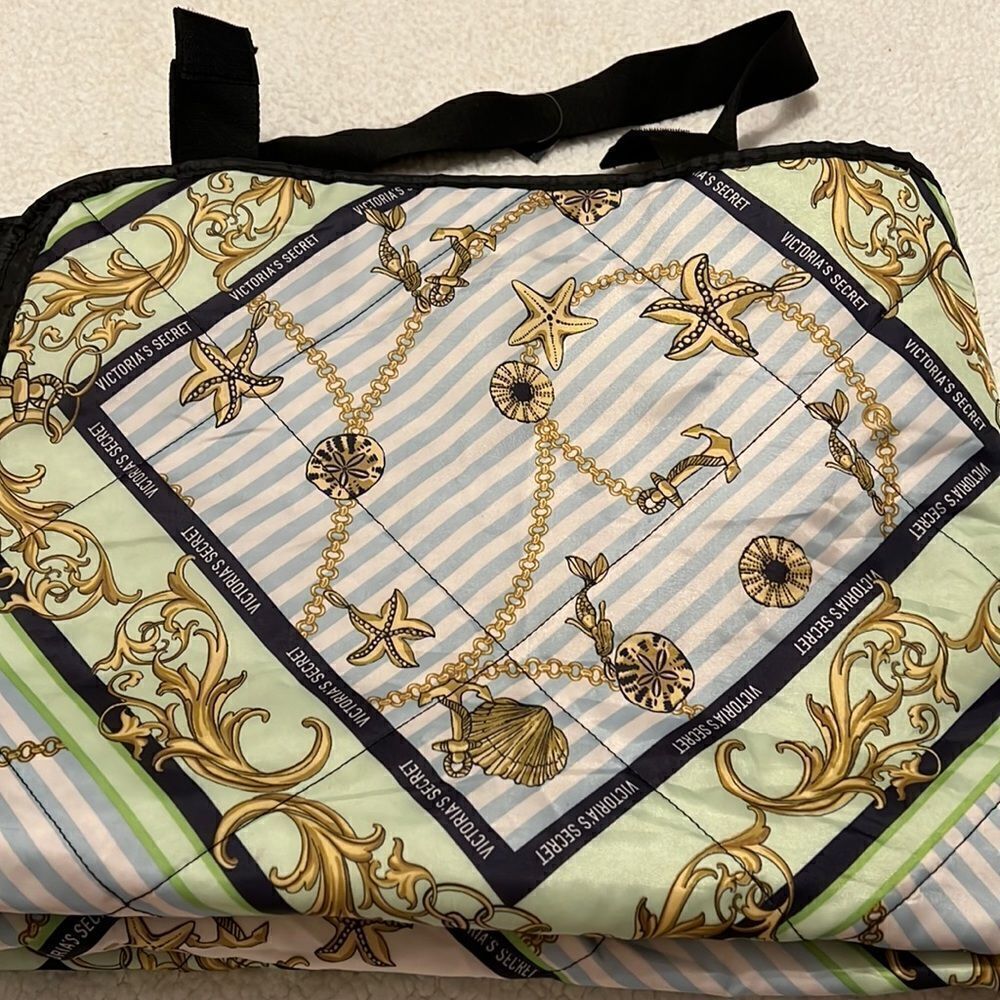 Victoria’s Secret packable nautical polyester blanket